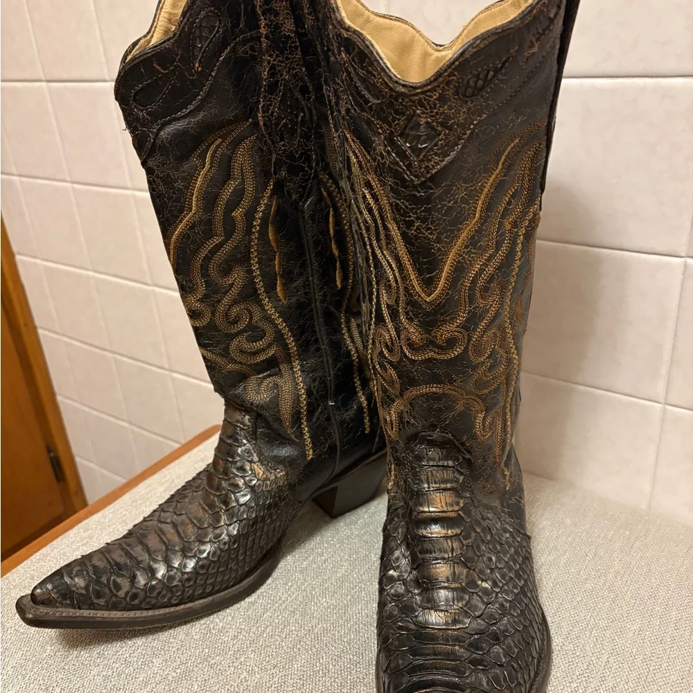 Corral women’s western style tall boot size 9 - Picture 2 of 8